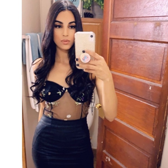 Black embroidered floral bodysuit - Picture 2 of 2